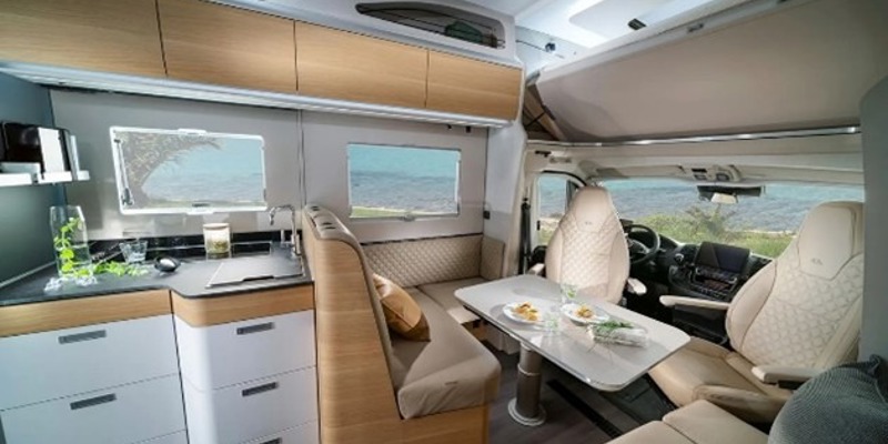 Adria Coral XL 660 SL Innen3.Webp